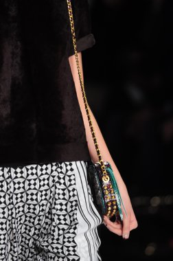 New york - Şubat 10: manken rebecca minkoff sonbahar kış 2012 tanıtım için pist lincoln Center'da 10 Şubat 2012 tarihinde new york moda haftasında yürür