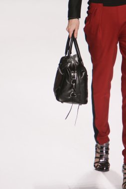 New york - Şubat 10: manken rebecca minkoff sonbahar kış 2012 tanıtım için pist lincoln Center'da 10 Şubat 2012 tarihinde new york moda haftasında yürür