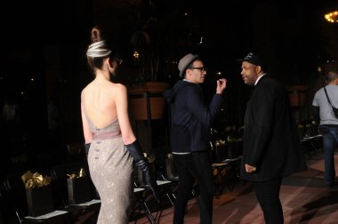 New york, ny - Şubat 10: victor de souza için hazırlanıyor modeli sonbahar kış 2012 defile mercedes-benz moda haftası sırasında çardak otel Teras