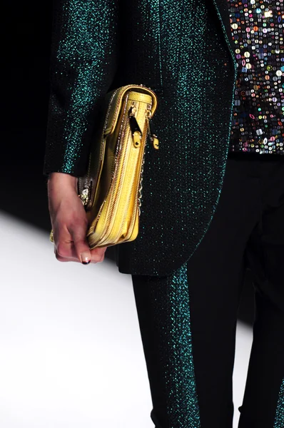 NEW YORK - FEBRUARY 10: A Model walks runway for Rebecca Minkoff Fall Winter 2012 presentation in Lincoln Center during New York Fashion Week on February 10, 2012 — Stock Photo, Image