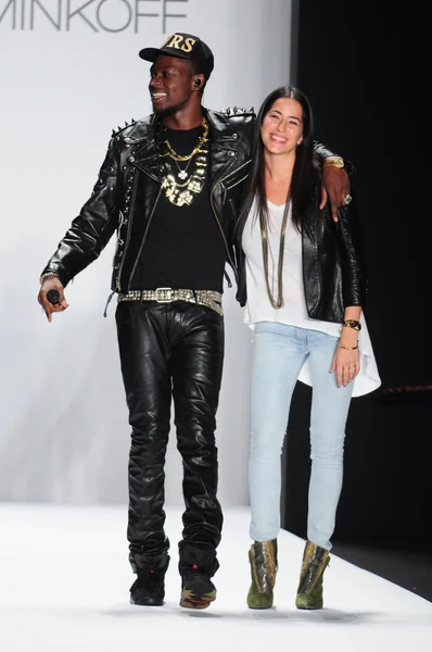 NEW YORK, NY - FEBRUARY 10: Rapper Theophilus London and designer Rebecca Minkoff walk the runway at the Rebecca Minkoff Fall 2012 fashion show during MBFW at Lincoln Center — Stock Photo, Image