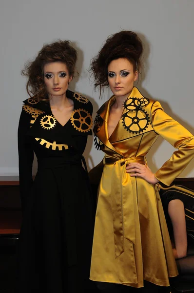 MOSCOW - MARCH 21: A Models get ready backstage for Sabina Gorelik Fall Winter 2012 presentation in WTC during Mercedes-Benz Fashion Week on March 21, 2012 in Moscow — Stock Photo, Image