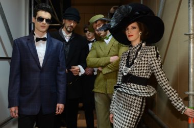 Moskova - 21 Mart: slava zaitsev için sahne arkasında bir model sonbahar kış 2012 mercedes-benz moda haftası sırasında wtc sunuda 21 Mart 2012, Moskova, Rusya.