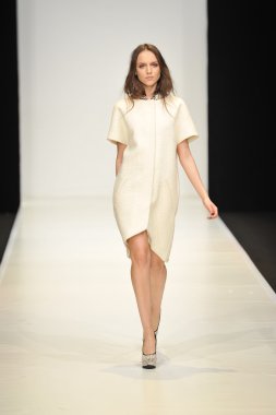 Moskova - 21 Mart: dasha gauser sonbahar kış 2012 sunu sırasında mbfw 21 Mart 2012, Moskova, Rusya Federasyonu için pist model yürür