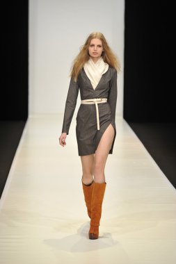 Moskova - 21 Mart: dasha gauser sonbahar kış 2012 sunu sırasında mbfw 21 Mart 2012, Moskova, Rusya Federasyonu için pist model yürür