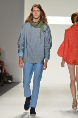 New york, ny - 11 Eylül: manken, 2012 moda show mercedes-benz moda haftası lincoln Center'da stüdyoda timo weiland bahar pist yürür