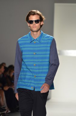 New york, ny - 11 Eylül: manken, 2012 moda show mercedes-benz moda haftası lincoln Center'da stüdyoda timo weiland bahar pist yürür