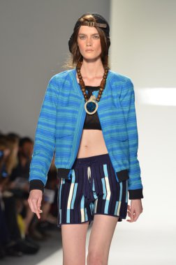 New york, ny - 11 Eylül: manken, 2012 moda show mercedes-benz moda haftası lincoln Center Studio 11 Eylül 2011 tarihinde new york c timo weiland bahar pist yürür