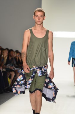 New york, ny - 11 Eylül: manken, 2012 moda show mercedes-benz moda haftası lincoln Center'da stüdyoda timo weiland bahar pist yürür