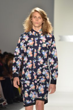 New york, ny - 11 Eylül: manken, 2012 moda show mercedes-benz moda haftası lincoln Center'da stüdyoda timo weiland bahar pist yürür