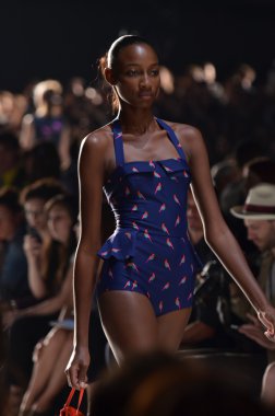 New york, ny - 12 Eylül: marc by marc jacobs bahar 2012 moda show ny Tophane, mercedes-benz moda haftası 12 Eylül 2011 tarihinde new york city'de pist model yürür