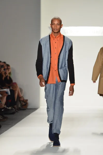 NEW YORK, NY - SEPTEMBER 11: A model walks the runway at the Timo Weiland Spring 2012 fashion show during Mercedes-Benz Fashion Week at The Studio at Lincoln Center — Stock Photo, Image