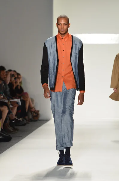 NEW YORK, NY - SEPTEMBER 11: A model walks the runway at the Timo Weiland Spring 2012 fashion show during Mercedes-Benz Fashion Week at The Studio at Lincoln Center — Stock Photo, Image