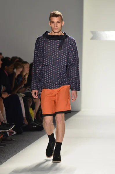 NEW YORK, NY - SEPTEMBER 11: A model walks the runway at the Timo Weiland Spring 2012 fashion show during Mercedes-Benz Fashion Week at The Studio at Lincoln Center — Stock Photo, Image