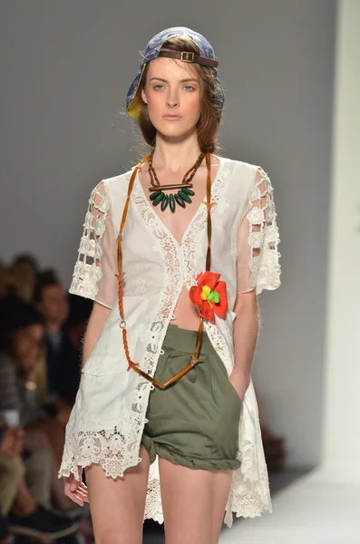 NEW YORK, NY - SEPTEMBER 11: A model walks the runway at the Timo Weiland Spring 2012 fashion show during Mercedes-Benz Fashion Week at The Studio at Lincoln Center on September 11, 2011 in New York C — Stock Photo, Image