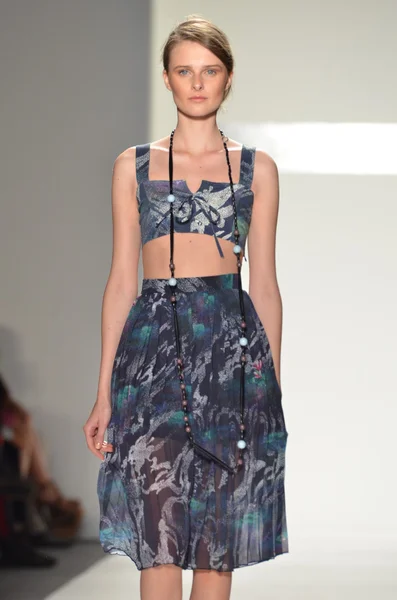 NEW YORK, NY - SEPTEMBER 11: A model walks the runway at the Timo Weiland Spring 2012 fashion show during Mercedes-Benz Fashion Week at The Studio at Lincoln Center on September 11, 2011 in New York C — Stock Photo, Image