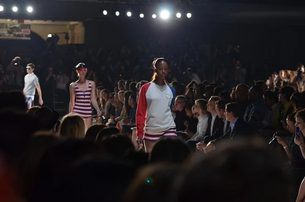 NEW YORK, NY - SEPTEMBER 12: A model walks the runway at the Marc by Marc Jacobs Spring 2012 fashion show during Mercedes-Benz Fashion Week at NY Armory on September 12, 2011 in New York City — Stock Photo, Image