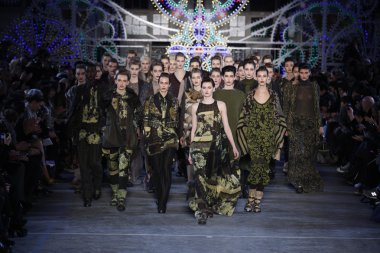 Paris - 12 Mart: antonio marras gösteri kenzo için model yürür pist 12 Mart 2011 de paris paris moda haftası sırasında kış 2011-2012 Güz