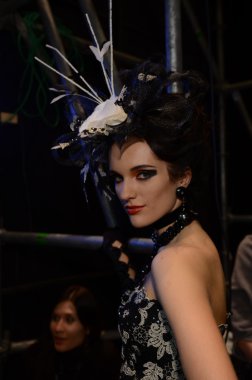 Moskova - 21 Mart: slava zaitsev için sahne arkasında bir model sonbahar kış 2012 mercedes-benz moda haftası sırasında wtc sunuda 21 Mart 2012, Moskova, Rusya.