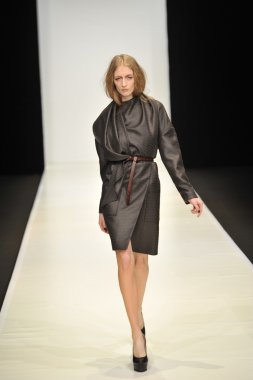 Moskova - 21 Mart: dasha gauser sonbahar kış 2012 sunu sırasında mbfw 21 Mart 2012, Moskova, Rusya Federasyonu için pist model yürür