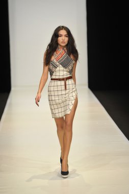 Moskova - 21 Mart: dasha gauser sonbahar kış 2012 sunu sırasında mbfw 21 Mart 2012, Moskova, Rusya Federasyonu için pist model yürür