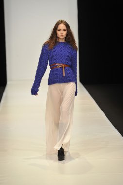 Moskova - 21 Mart: dasha gauser sonbahar kış 2012 sunu sırasında mbfw 21 Mart 2012, Moskova, Rusya Federasyonu için pist model yürür