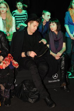 Moskova - 23 Mart: viva vox için de ön sırada oturan misafirler sonbahar kış 2012 sunu sırasında mbfw üzerinde 23 Mart 2012, Moskova, Rusya