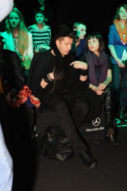 Moskova - 23 Mart: viva vox için de ön sırada oturan misafirler sonbahar kış 2012 sunu sırasında mbfw üzerinde 23 Mart 2012, Moskova, Rusya