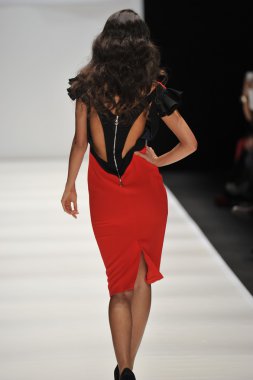 Moskova - 23 Mart: Sonbahar Kış 2012 sunu sırasında 23 Mart 2012, Moskova, Rusya mbfw mari axel pist model yürür