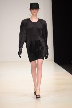 Moskova - 23 Mart: viva vox sonbahar kış 2012 sunu sırasında mbfw üzerinde 23 Mart 2012, Moskova, Rusya Federasyonu için pist model yürür