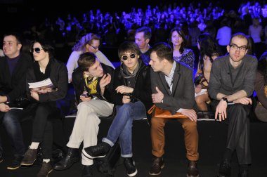 Moskova - 24 Mart: ön satır konukları biryukov sonbahar kış 2012 sunu sırasında mbfw 24 Mart 2012, Moskova, Rusya