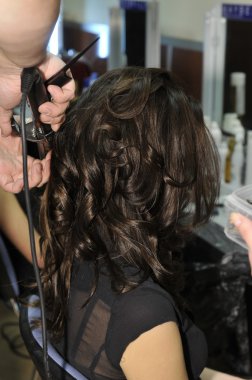 Moskova - 24 Mart: bir model sahne arkasında, nikolai krasnikov sonbahar kış 2012 sunu sırasında mbfw 24 Mart 2012, Moskova, Rusya Federasyonu için hazır hale getirilir