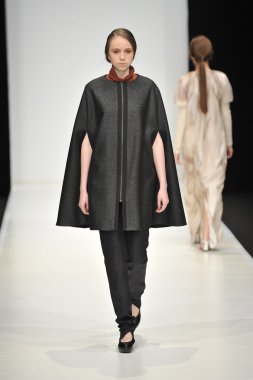 Moskova - 24 Mart: manken biryukov sonbahar kış 2012 sunu sırasında mbfw 24 Mart 2012, Moskova, Rusya Federasyonu için pist yürür