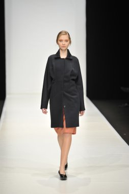 Moskova - 24 Mart: manken biryukov sonbahar kış 2012 sunu sırasında mbfw 24 Mart 2012, Moskova, Rusya Federasyonu için pist yürür