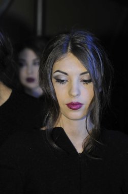 Moskova - 25 Mart: manken kuliste ania arbelina sonbahar kış 2012 sunu sırasında mbfw 25 Mart 2012, Moskova, Rusya için de hazır hale getirilir