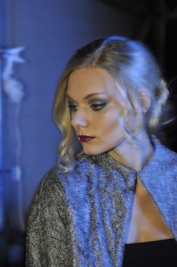 Moskova - 25 Mart: manken kuliste ania arbelina sonbahar kış 2012 sunu sırasında mbfw 25 Mart 2012, Moskova, Rusya için de hazır hale getirilir
