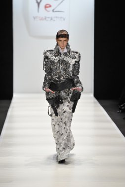 Moskova - 25 Mart: manken yez pist yegor zaitsev sonbahar kış 2012 sunu sırasında mbfw 25 Mart 2012, Moskova, Rusya Federasyonu için yürüyor