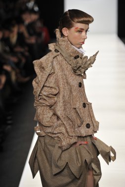 Moskova - 25 Mart: manken yez pist yegor zaitsev sonbahar kış 2012 sunu sırasında mbfw 25 Mart 2012, Moskova, Rusya Federasyonu için yürüyor