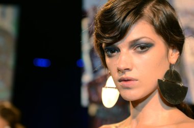 New york - Şubat 10: model teşkil katya leonovich, lincoln Merkezi kutusunda new York'ta kış 2012 tanıtımı 15 Şubat 2012 tarihinde new york moda haftasında düşmek