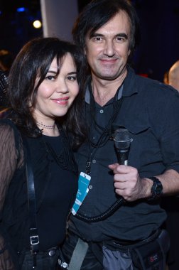 New york - Şubat 10: tasarımcı katya leonovich (l) onun katya leonovich, lincoln Merkezi kutusunda new York'ta kış 2012 tanıtımı 15 Şubat 2012 tarihinde new york moda haftasında düşmek