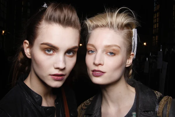 PARIS - MARCH 12: Models get ready backstage at the Antonio Marras show for Kenzo Fall Winter 2011-2012 during Paris Fashion Week on March 12, 2011 in Paris — Stock Photo, Image