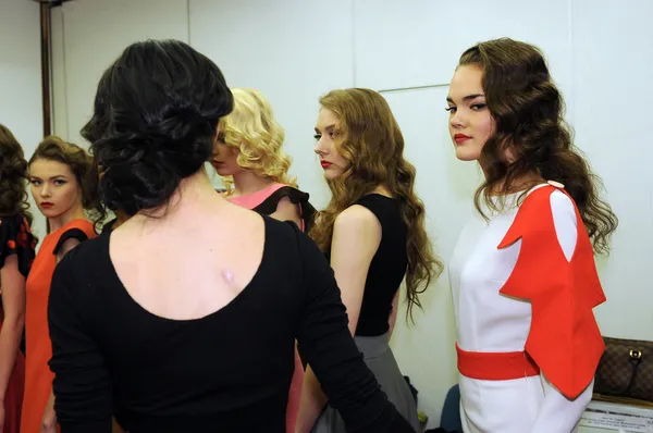 MOSCOW - MARCH 23: A models get ready backstage at the MARI AXEL for Fall Winter 2012 presentation during MBFW on March 23, 2012 in Moscow, Russia — Stock Photo, Image