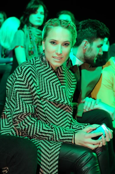 MOSCOW - MARCH 23: Guests sitting at front row at the Viva Vox for Fall Winter 2012 presentation during MBFW on March 23, 2012 in Moscow, Russia — Stock Photo, Image