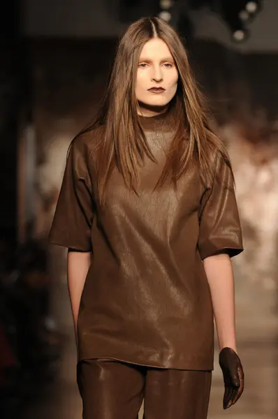 NEW YORK - FEBRUARY 11: A Model walks runway for Sally La Pointe Fall Winter 2012 presentation in Center 548 during New York Fashion Week on February 11, 2012 in NYC — Stock Photo, Image