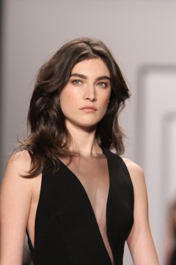 New york - 15 Şubat: j. için pist model yürür mendel düşmek 15 Şubat 2012 NYC new york moda haftasında lincoln Center'da kış 2012 tanıtım