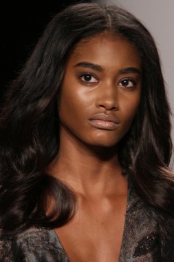 New york - 15 Şubat: j. için pist model yürür mendel düşmek 15 Şubat 2012 NYC new york moda haftasında lincoln Center'da kış 2012 tanıtım