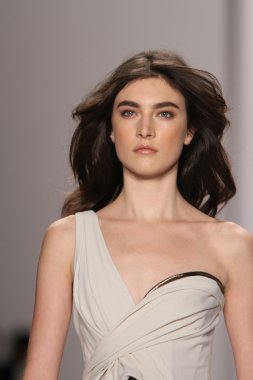 New york - 15 Şubat: j. için pist model yürür mendel düşmek 15 Şubat 2012 NYC new york moda haftasında lincoln Center'da kış 2012 tanıtım