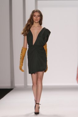 New york - 15 Şubat: j. için pist model yürür mendel düşmek 15 Şubat 2012 NYC new york moda haftasında lincoln Center'da kış 2012 tanıtım