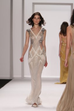 New york - 15 Şubat: j. için pist model yürür mendel düşmek 15 Şubat 2012 NYC new york moda haftasında lincoln Center'da kış 2012 tanıtım