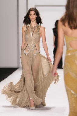 New york - 15 Şubat: j. için pist model yürür mendel düşmek 15 Şubat 2012 NYC new york moda haftasında lincoln Center'da kış 2012 tanıtım